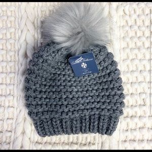 NWT Anthropologie Beanie Gray Faux Fur Pom Pom